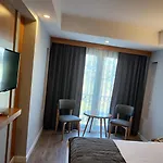 Park 4* إزمير