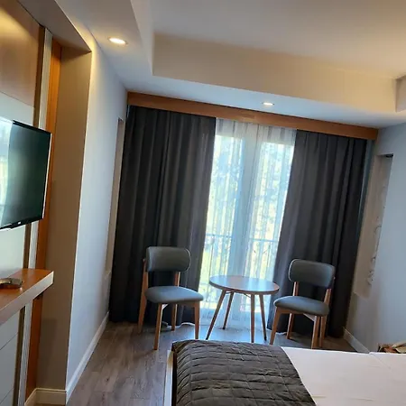 Park 4* إزمير