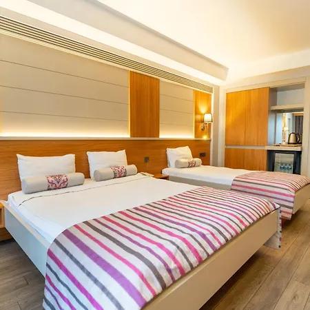 Park 4* إزمير